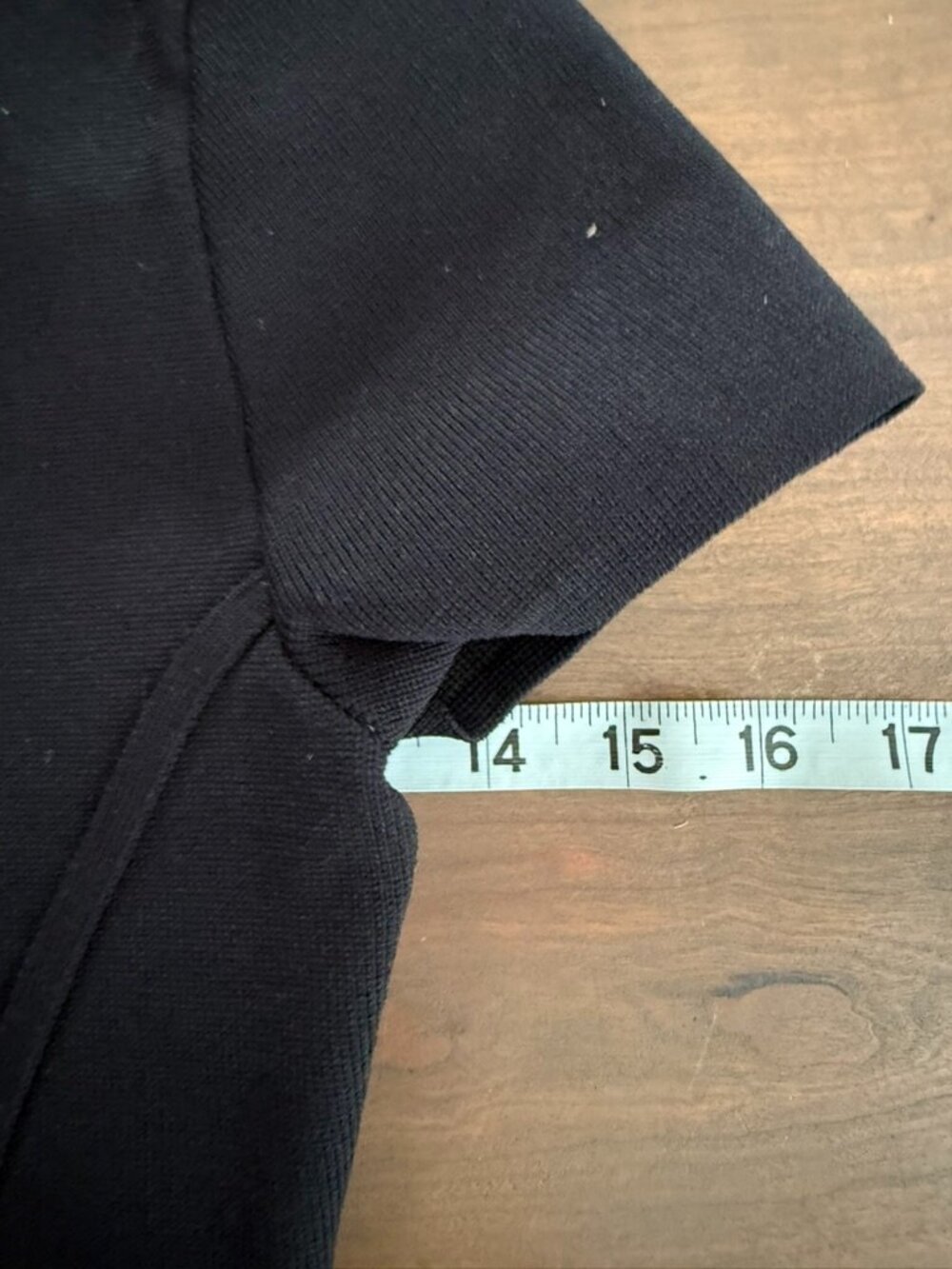 Aritzia Black Short Sleeve Crewneck Tee - Picture 5 of 9